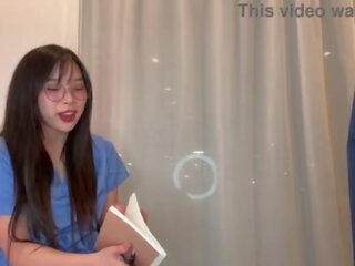 Hátborzongató orvosi practitioner convinces fiatal orvosi szakértő koreai lánya hogy fasz hogy kap ahead