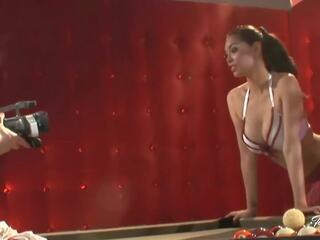 Tera Patrick Suddenly Feels lascivious And Gets Off In Arousing Solo goddess Clip!